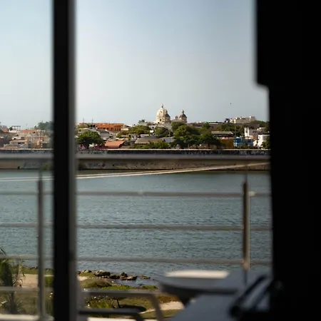 Con Balcon Cerca Al Centro * Cartagena