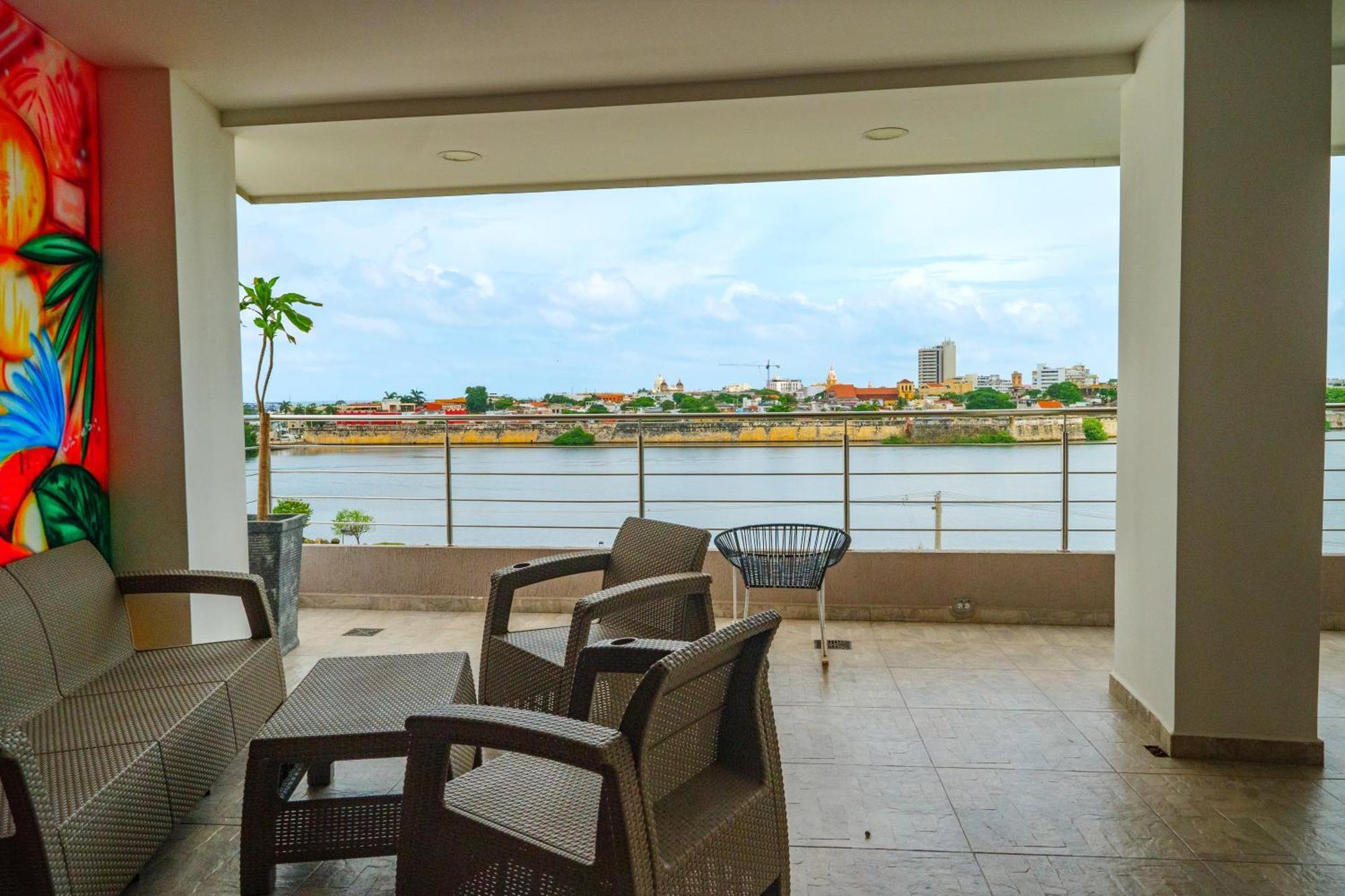 Apartamento Con Balcón Cerca Al Centro *