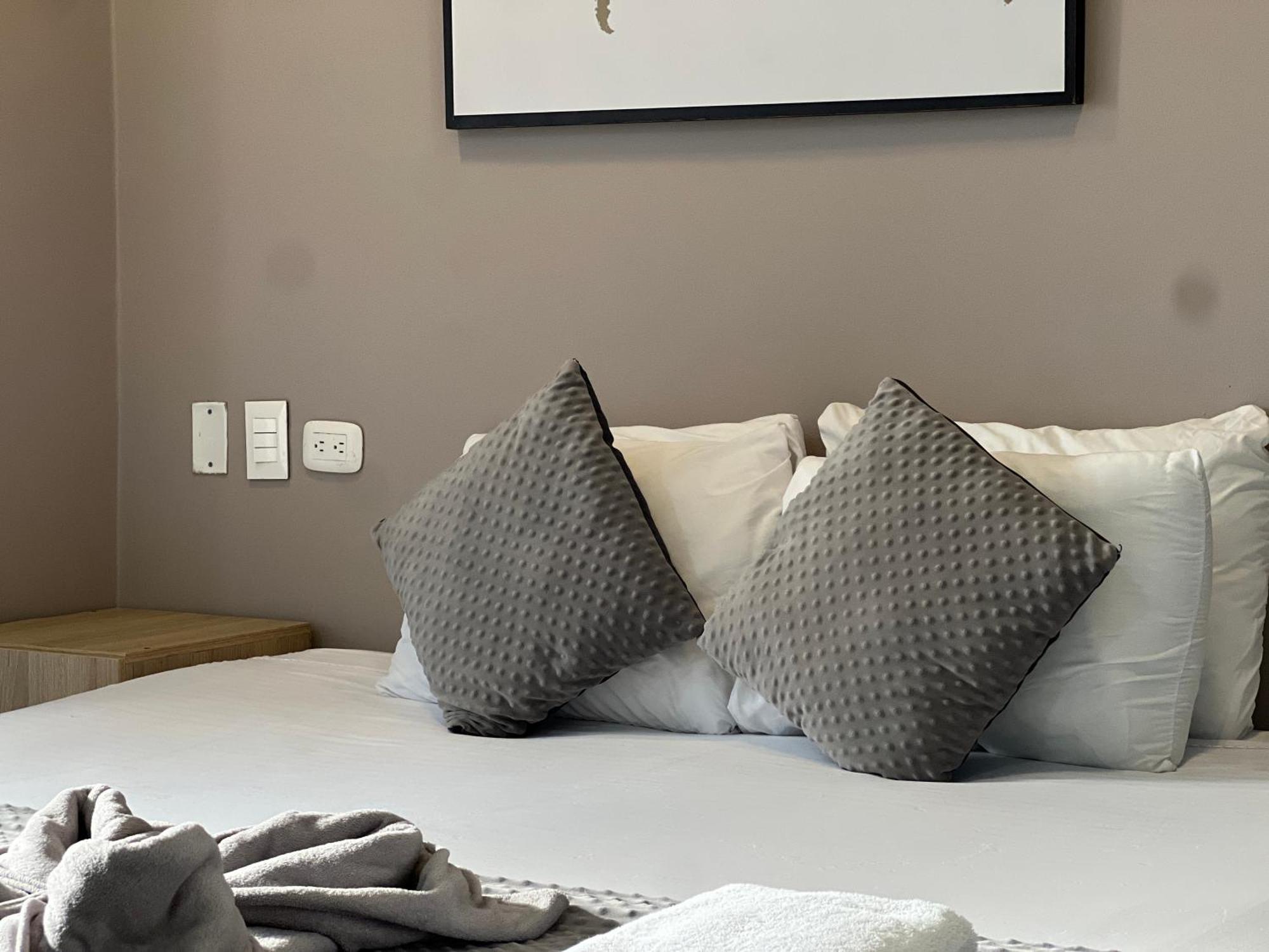 Con Balcón Cerca Al Centro * Cartagena